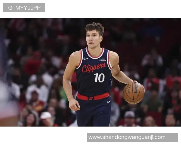 快船与篮网激战正酣NBA直播精彩瞬间不容错过